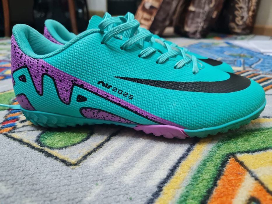 Кроссовки новые сороконожки