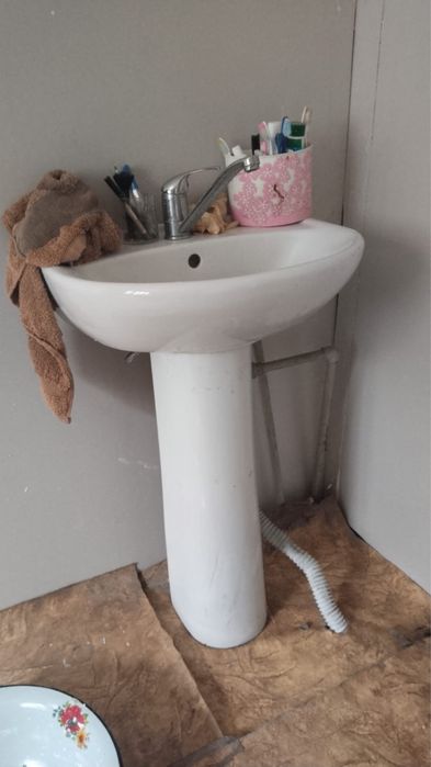 Раковина почти новая