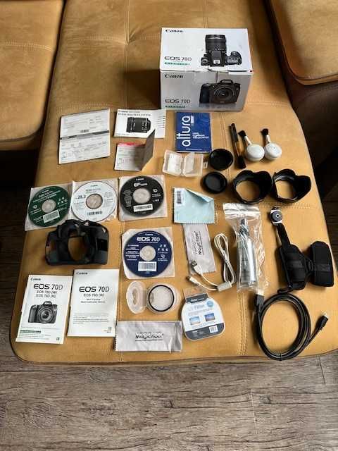 Фотоапарат Canon EOS 70 D с 3 обектива, чанта за носене и аксесоари
