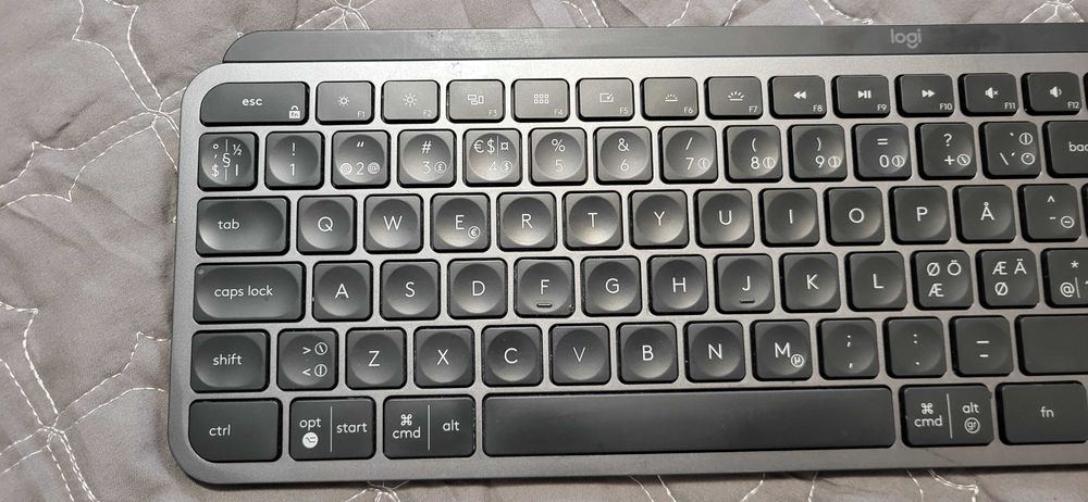 Tastatura Logitech MX Keys  WirelessBluetooth fuctionala fisura tasta7