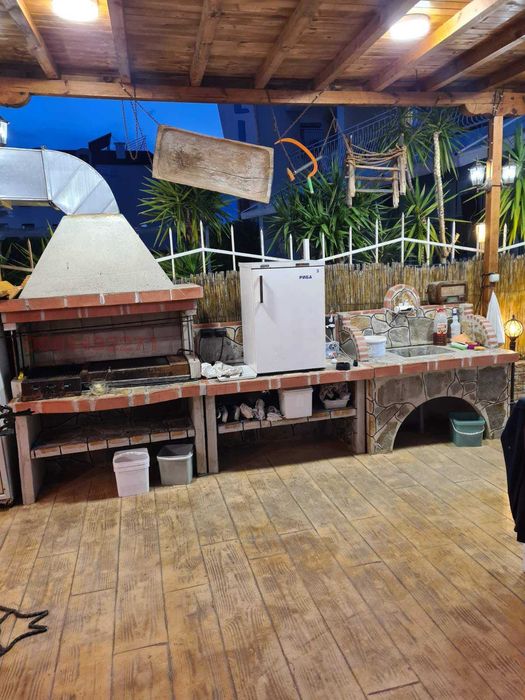 Работещ хотел с ресторант и басейн в гр. Несебър.