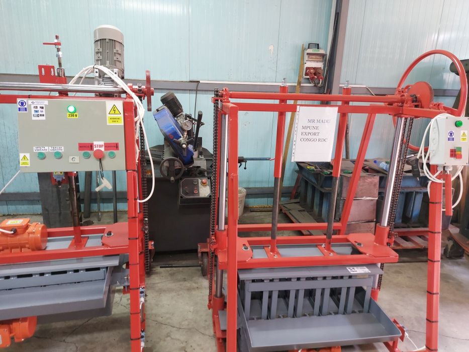 PRESĂ / MASINA boltari / borduri Oferta vacanță