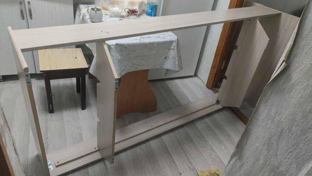 Продам кровать  без матраса