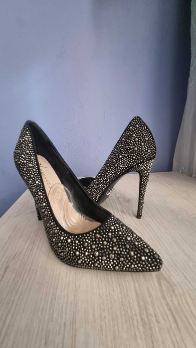 Стоян Радичев обувки + Рокля с пайети