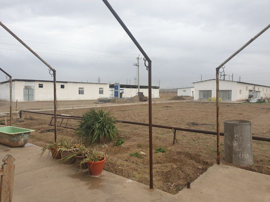 Навои шахарда кучмас мулк сотилади