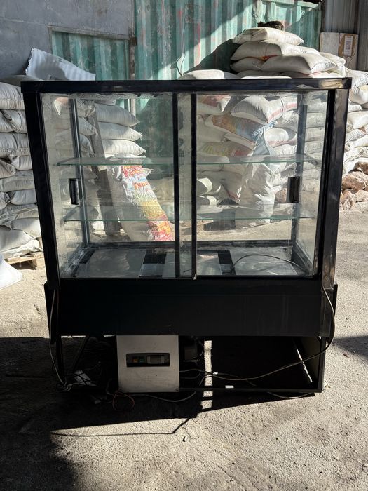 Холодильник Ветринный