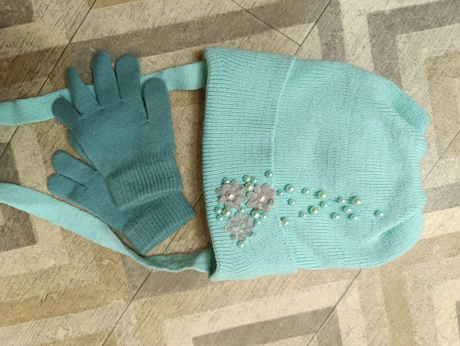 Куртка на девочку весна-осень.