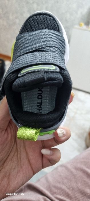 Детские кроссовки 22 размер