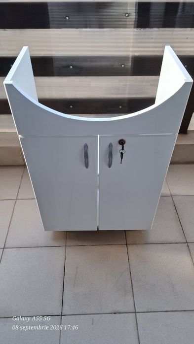 Vând dulap cu chiuvetă culoare alba