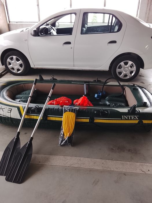 Vînd barcă Intex Seahawk 3 stare impecabilă