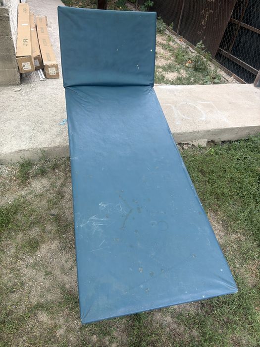 Продам кушетку медицинскую