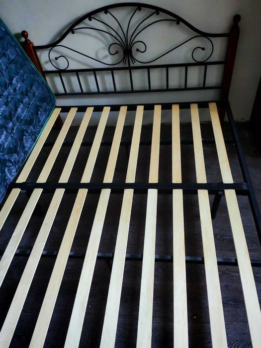 Кровать двуспальная