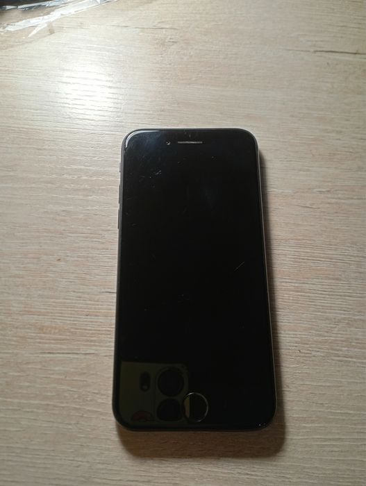 Обменяю Iphone SE 2020