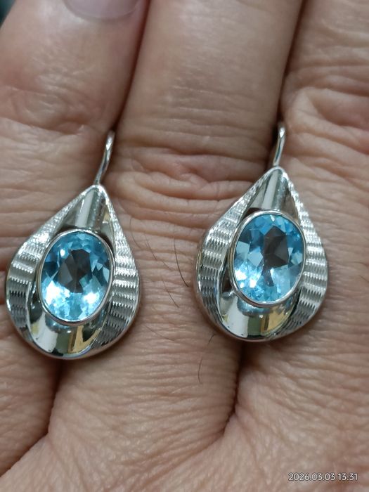 Vind cercei din aur 18kt cu topaz