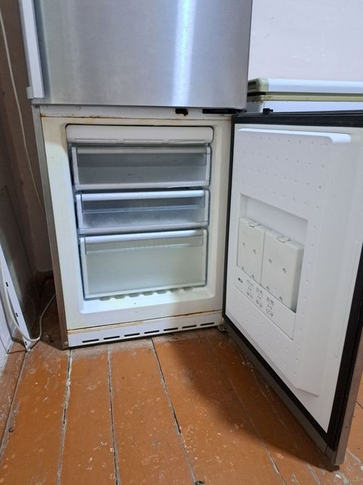 Холодилник BOSCH. Germaniya.