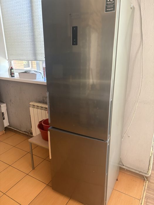 HotPoint Ariston, высота 1,80