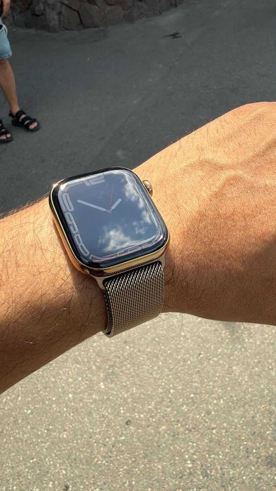 Apple Watch Series 11 Titanium 42 mm Gold