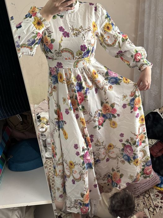 Осы көйлекте сатылады. Тым жақсы стоикий варотник.