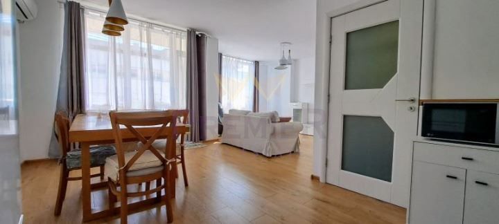 Дава се под наем Тристаен апартамент в Варна, Чайка - 110 кв.м за 698.19 € - Снимка #1