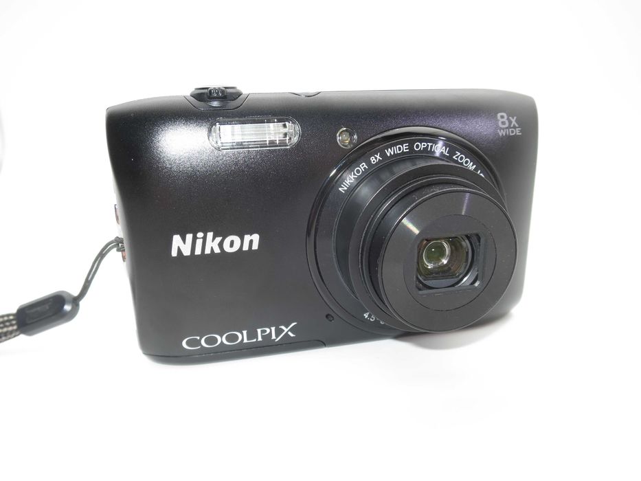 Nikon Coolpix S3600 ултра компактен цифров фотоапарат, дигиална камера в черен цвят 20 MP и 8х оптичен зум, като НОВА, комплект, работи перфектно