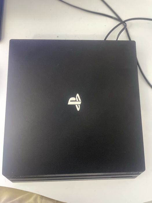 Sony Playstation 4 pro 1TB /PS4 Pro + LG 100Hz монитор + джойстик