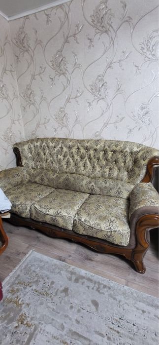 Продам диваны тройка двойка и кресло