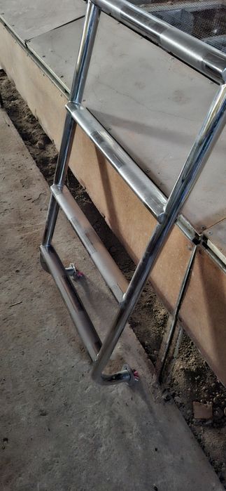 Бассейн лестница. ( Зина )  никель.