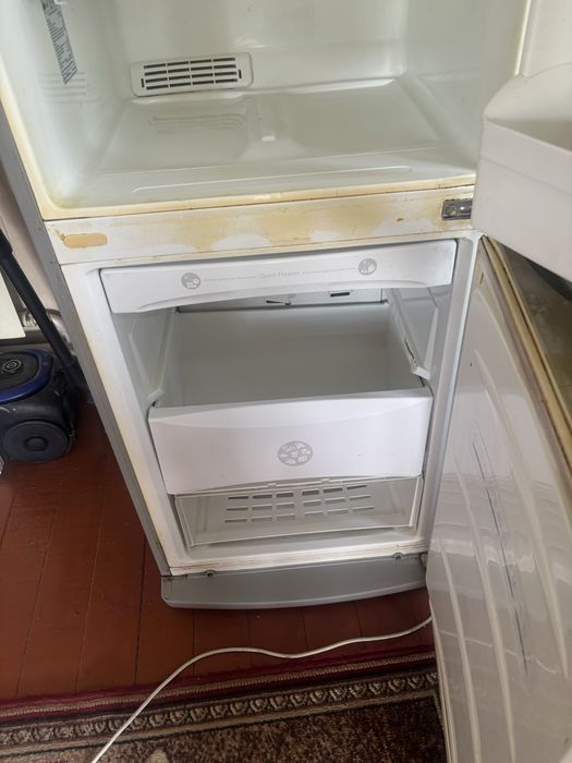Холодельник lg 16