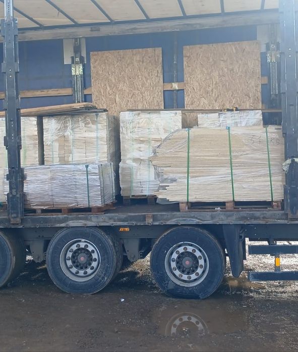 В продаже натуральные камни травертин и гранит