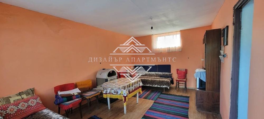 Къща в Бургас, област-с.Венец площ 245, двор 800