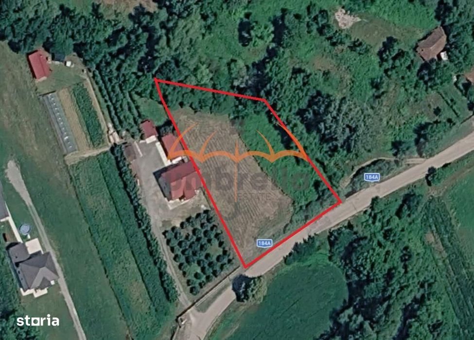 Teren intravilan, cadru natural lângă râu