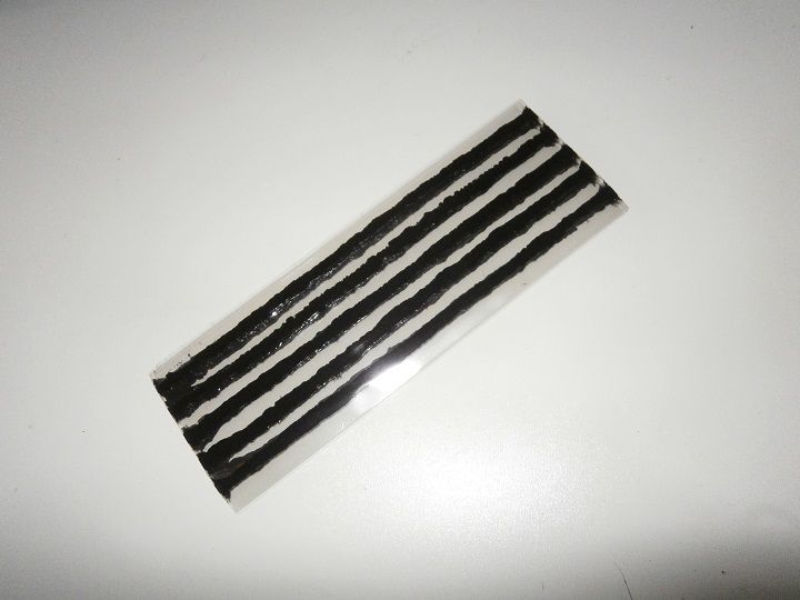 Шило, комплект за лепене на гуми.