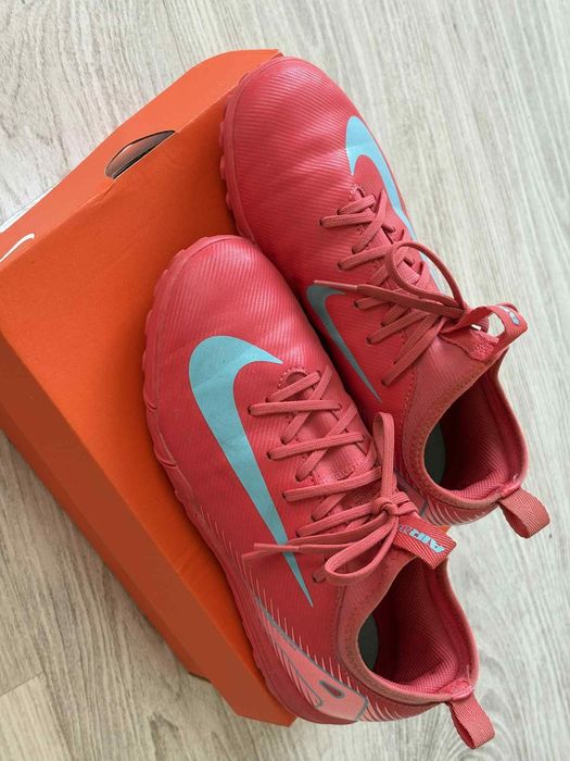 Маратонки за футбол 36 (стоножки)