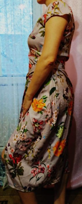 Платье нарядное, 44 - 46 размер,