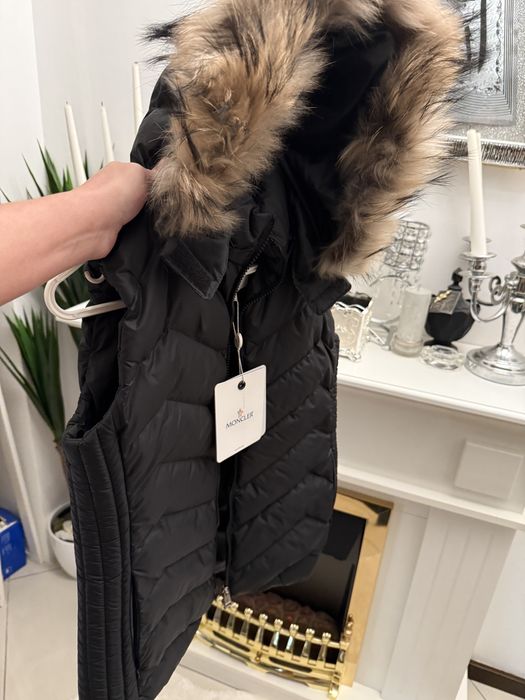 Vesta neagra cu gluga detasabila ,