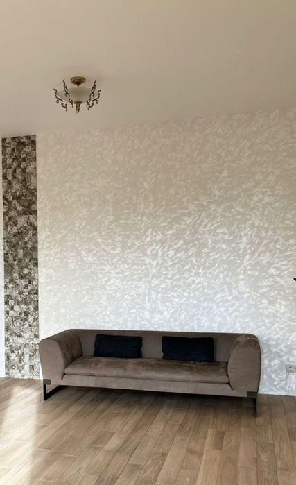 Отдам диван ковёр бесплатно в связи с переездом