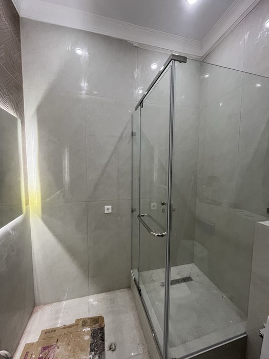 Душевые кабины и зеркала