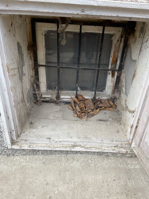 Продавам решетки за прозорци и врати