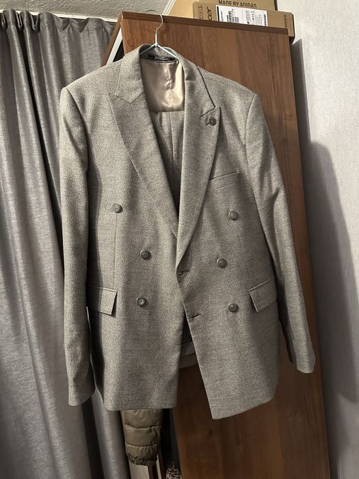 Костюм тройка