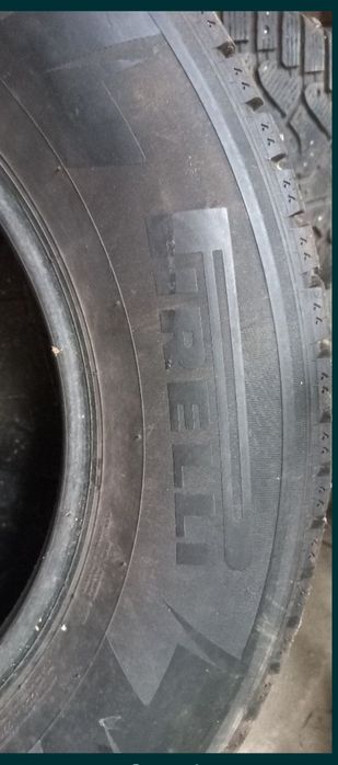 Продам комплект резины на 18