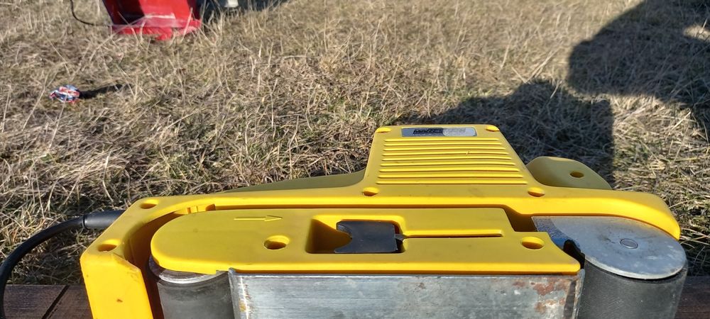 Vind   masina   slefuit