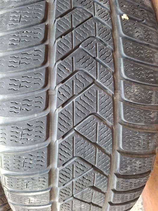 Продам шины. 225/55/18 пирелли.