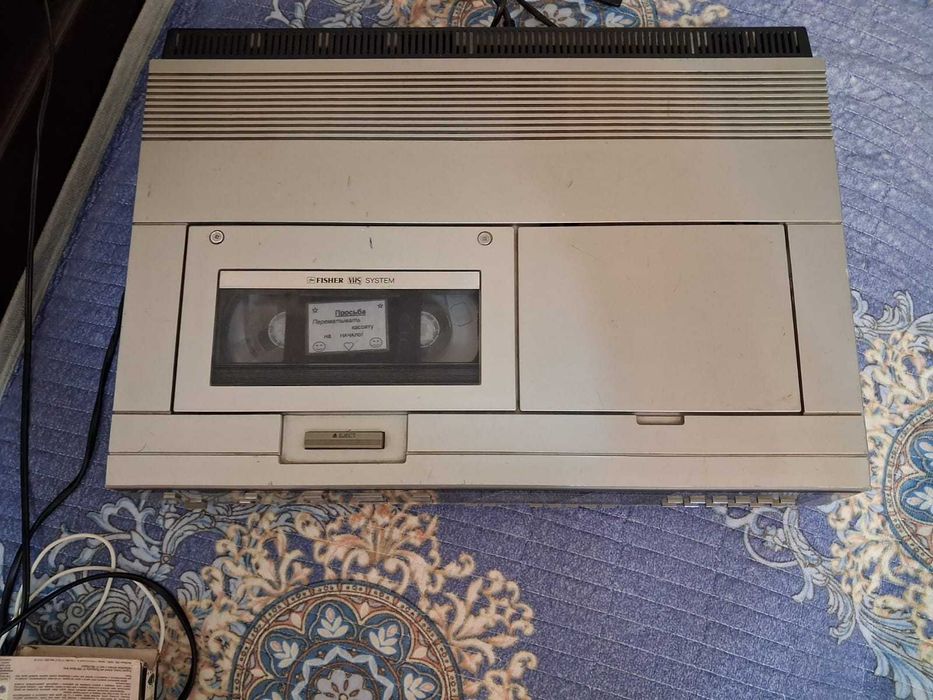 Видеомагнитофон FISHER 420