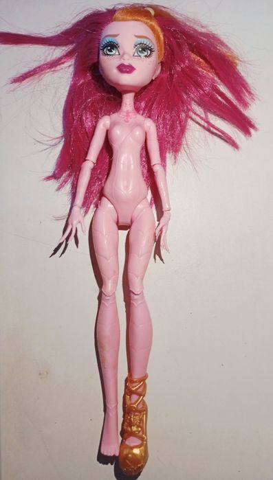 Монстер Хай путешествия фриков Джиджи Грант