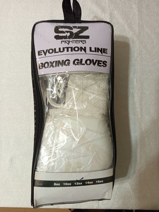 Продавам боксови ръкавици  SZ FIGHTERS Indigo white matt