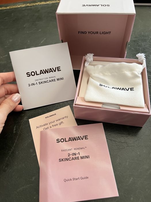 Solawave Radiant Renewal 2-in-1 Skincare Mini – lumină roșie + infraroșu