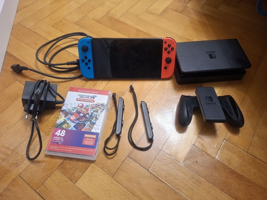 Consola Nintendo Switch +1 joc Craiova • OLX.ro