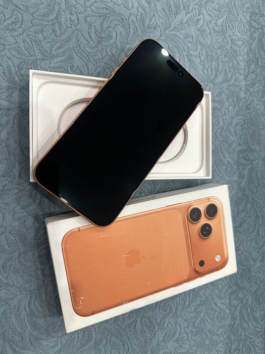 iPhone 17 Pro Max 256GB Cosmic Orange