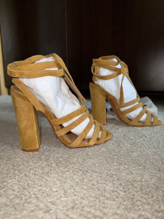 Sandale piele intoarsa masura 36