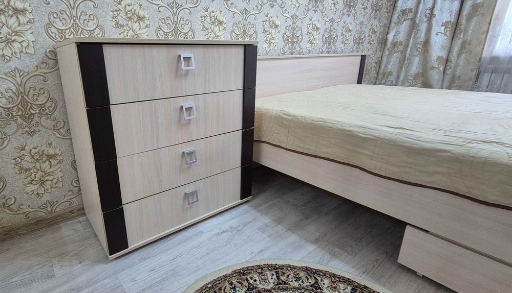 Продам спальный гарнитур